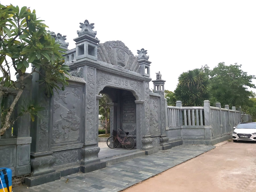 Thi công lăng mộ đá đền thờ Đông Hà Quảng Trị
